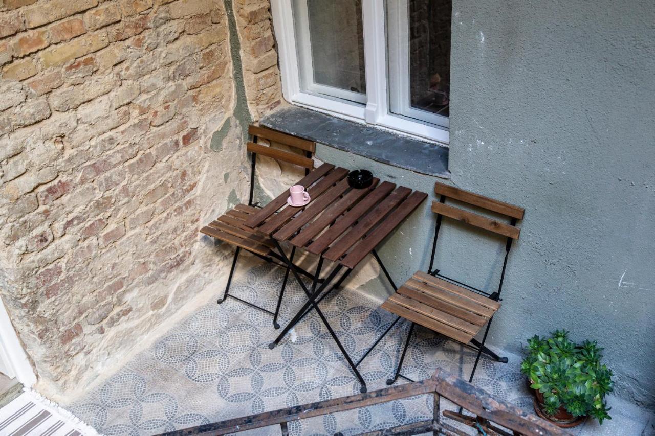 Freshly Refurbished, Stylish In The Center Of Appartement *